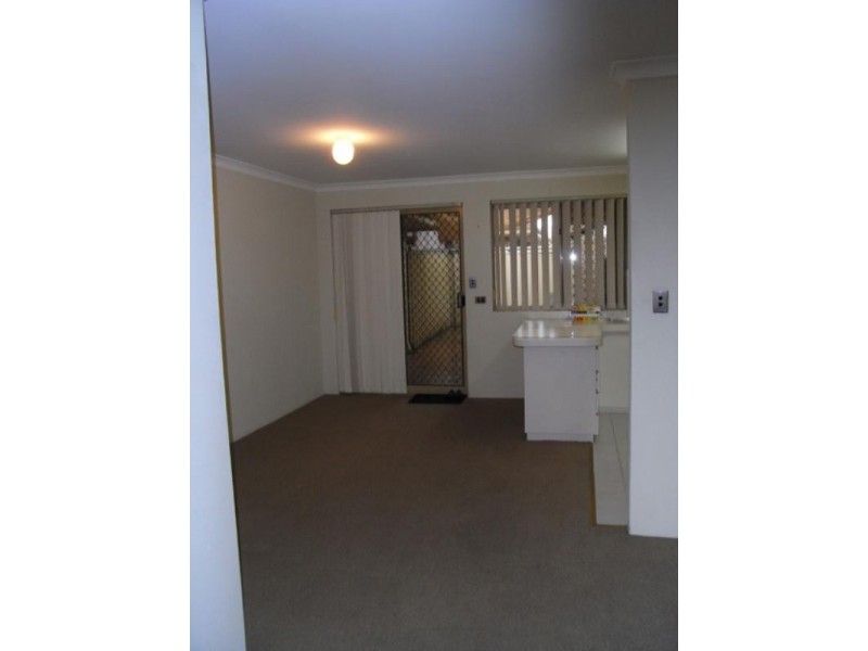 2/355 Light Street, Dianella WA 6059