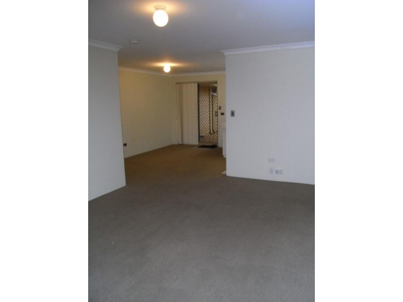 2/355 Light Street, Dianella WA 6059