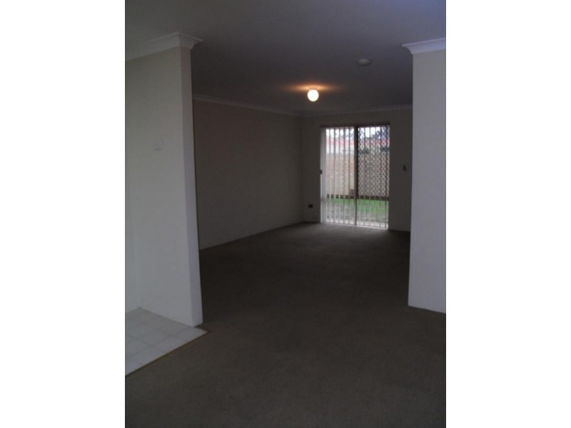 2/355 Light Street, Dianella WA 6059