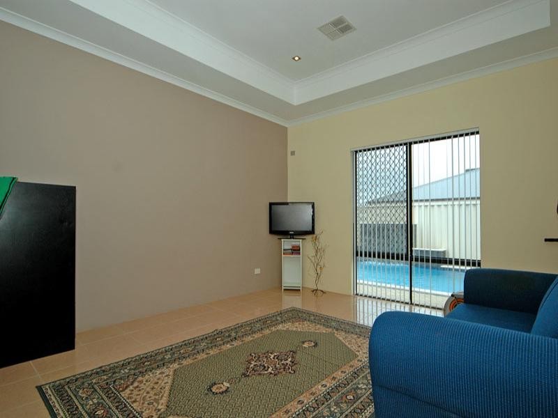 114 Bridgeman Drive, Beechboro WA 6063