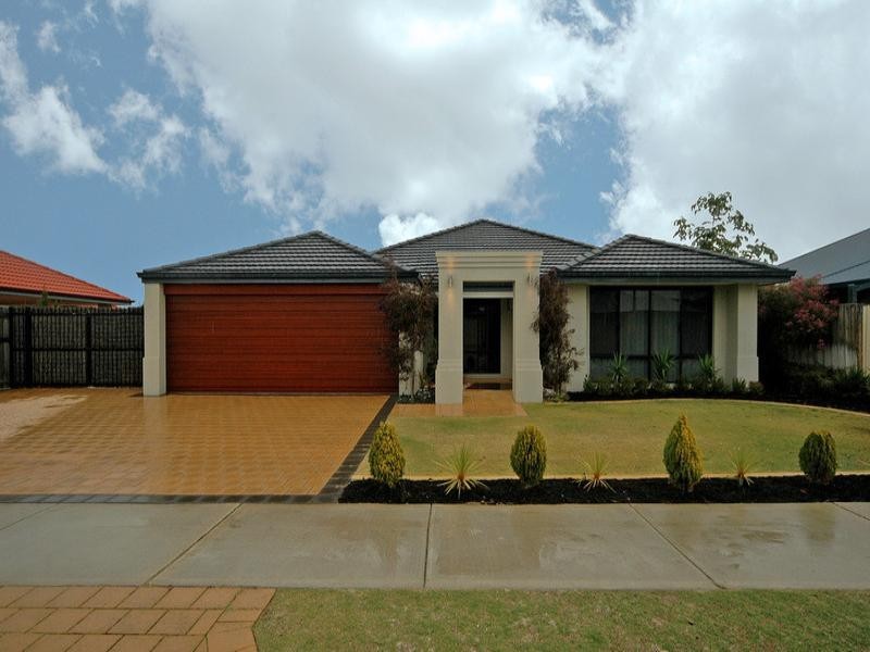 8 Delmage Circle, Ellenbrook WA 6069
