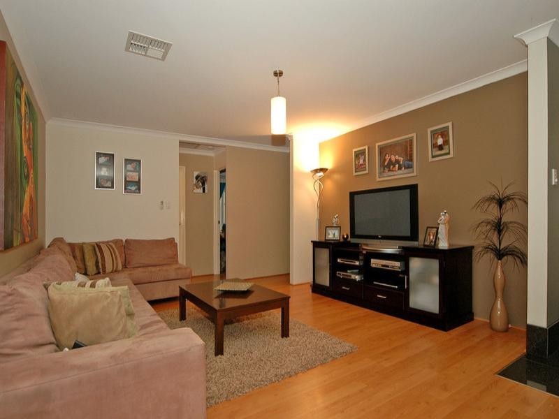 8 Delmage Circle, Ellenbrook WA 6069