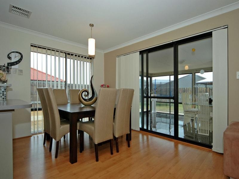 8 Delmage Circle, Ellenbrook WA 6069