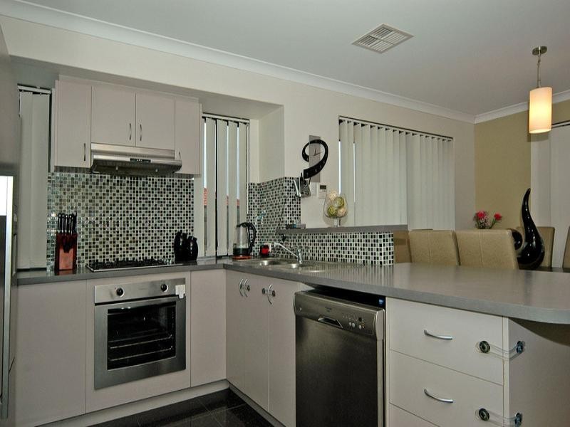 8 Delmage Circle, Ellenbrook WA 6069
