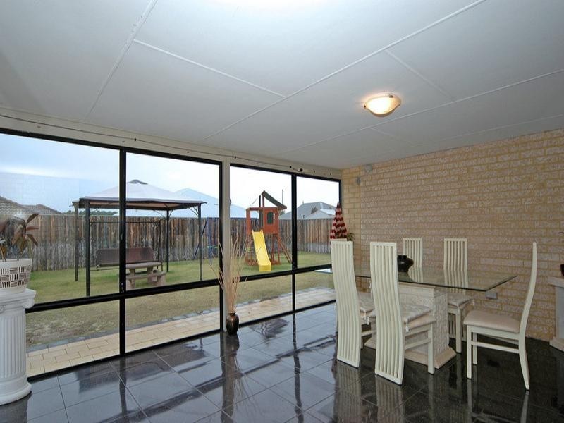 8 Delmage Circle, Ellenbrook WA 6069
