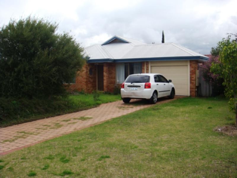 212 Patricia Street, Caversham WA 6055