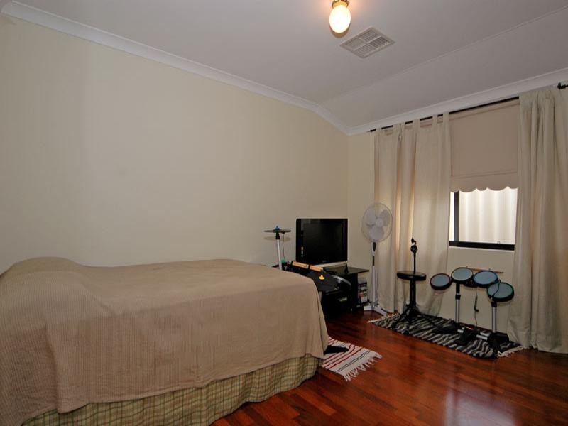 323 Bennett Springs Drive, Beechboro WA 6063