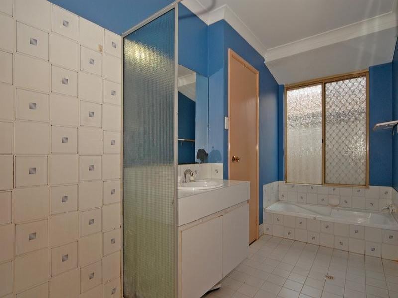 62 Rhine Crescent, Beechboro WA 6063