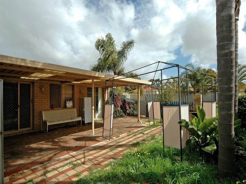 62 Rhine Crescent, Beechboro WA 6063