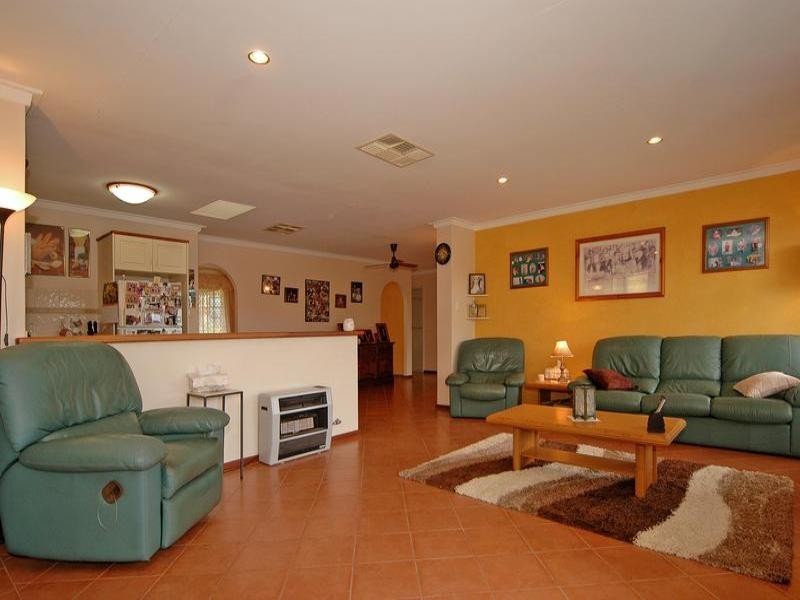 9 Gloves Place, Beechboro WA 6063