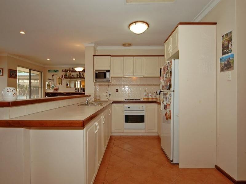 9 Gloves Place, Beechboro WA 6063