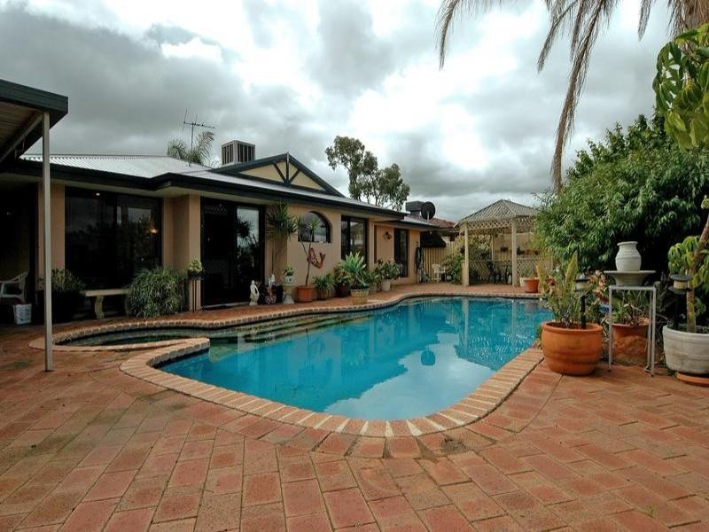 9 Gloves Place, Beechboro WA 6063