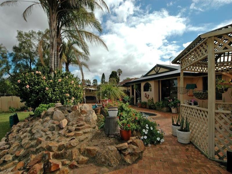 9 Gloves Place, Beechboro WA 6063