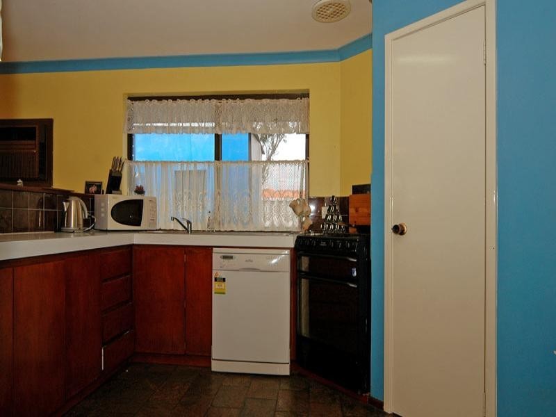 2 Meechin Way, Beechboro WA 6063