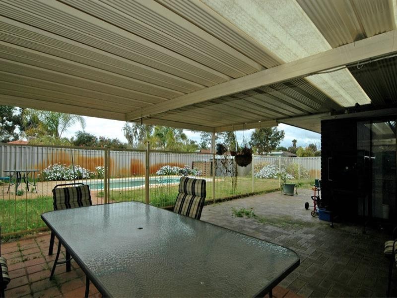 2 Meechin Way, Beechboro WA 6063