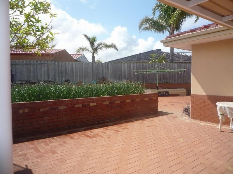 12 Sheringham Retreat, Currambine WA 6028