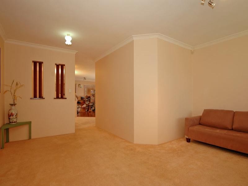 18 Penlea Glade, Kiara WA 6054