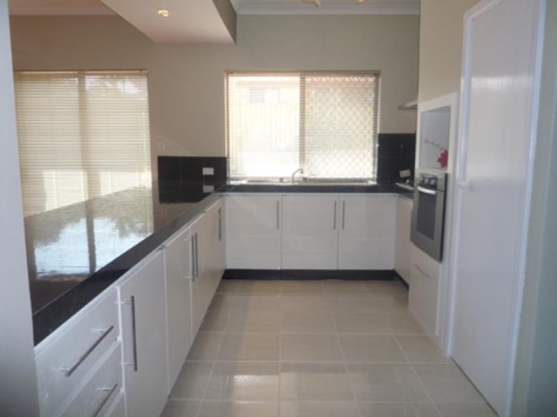 14 Gleneagles Way, Hamersley WA 6022