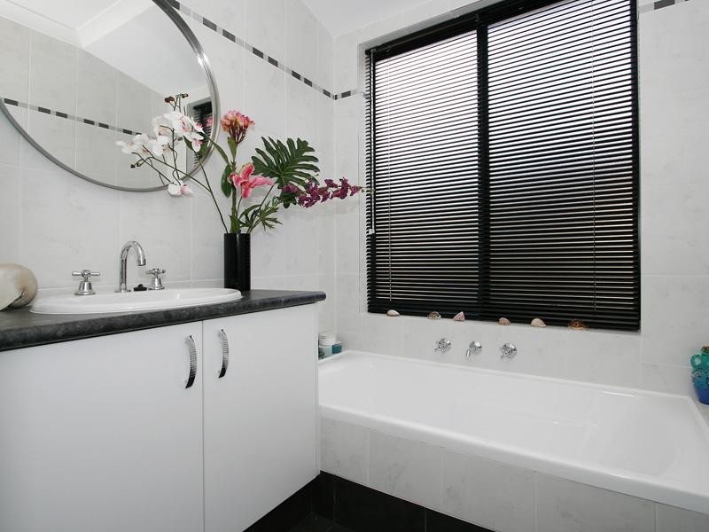 4a Schofield Street, Eden Hill WA 6054