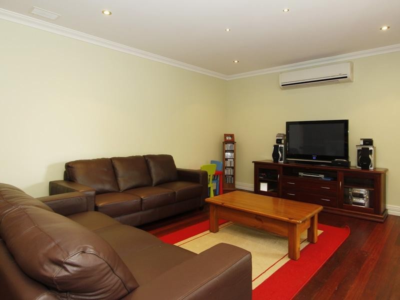 38 Rosmead Avenue, Beechboro WA 6063