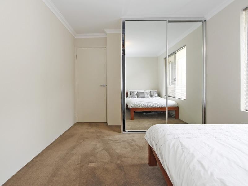 19b Coonawarra Drive, Caversham WA 6055