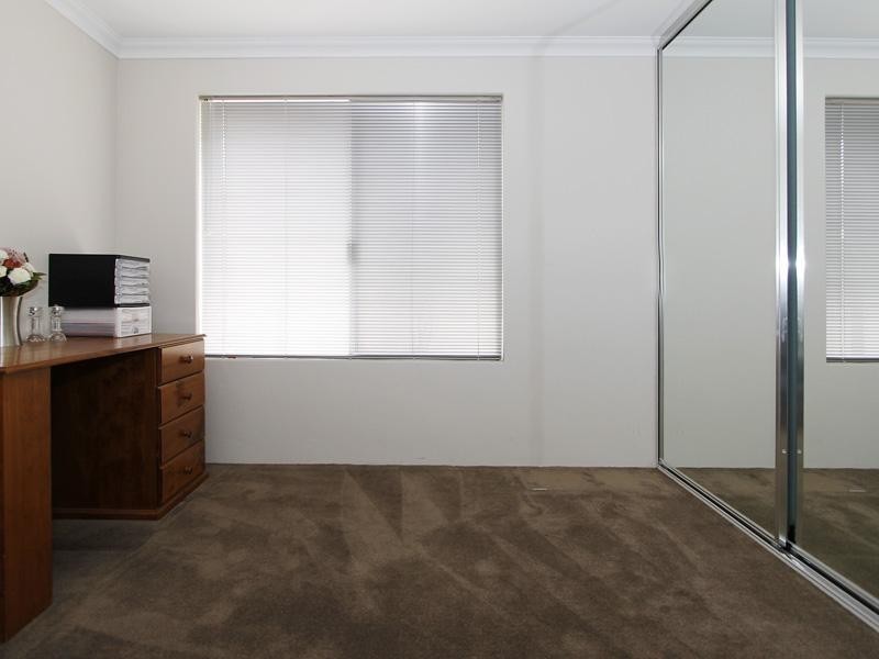 19b Coonawarra Drive, Caversham WA 6055