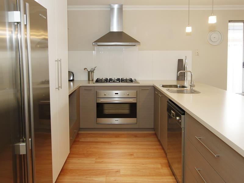 19b Coonawarra Drive, Caversham WA 6055