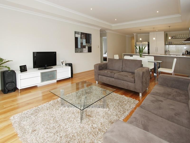 19b Coonawarra Drive, Caversham WA 6055