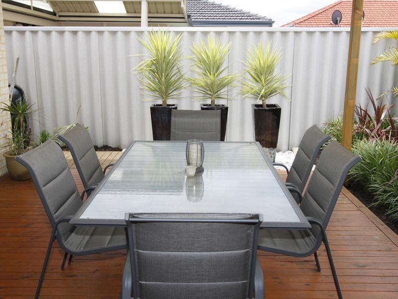 19b Coonawarra Drive, Caversham WA 6055