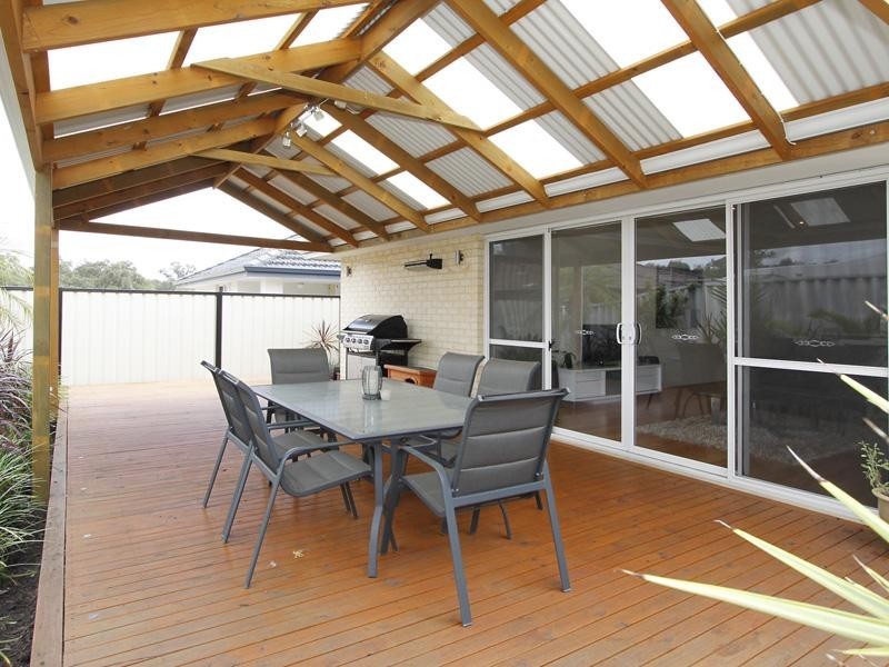 19b Coonawarra Drive, Caversham WA 6055