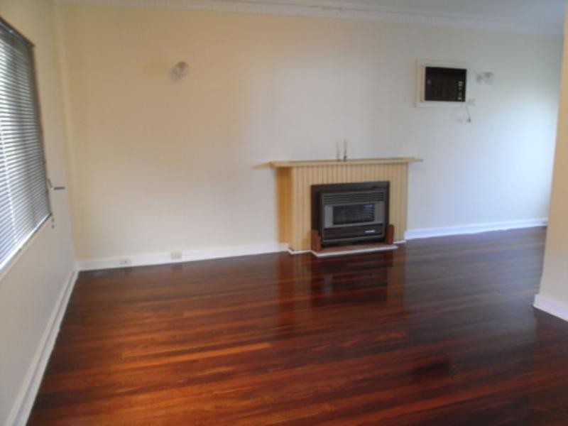 8 Cantlebury Road, Bayswater WA 6053