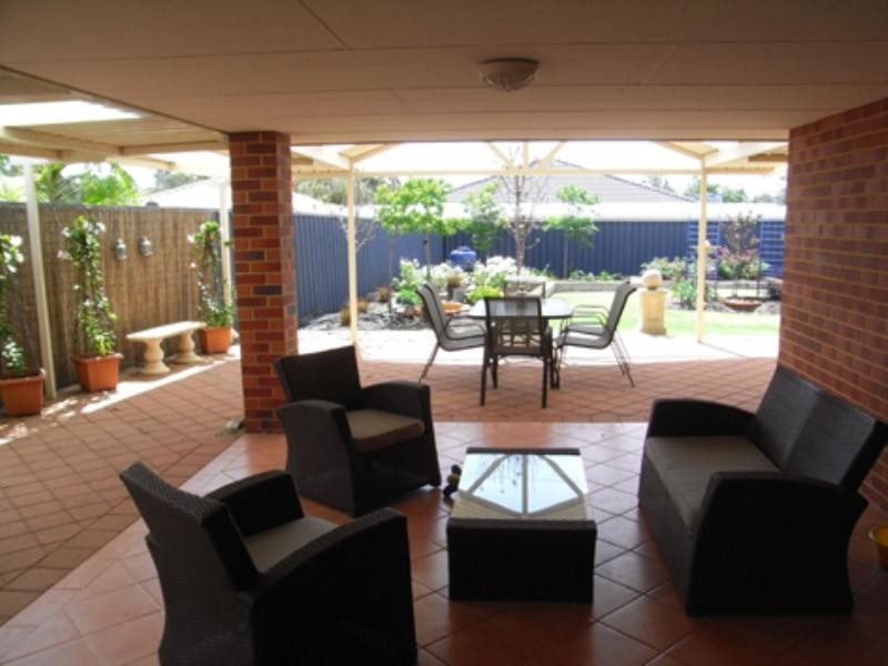 5 Cockatoo Chase, Beechboro WA 6063