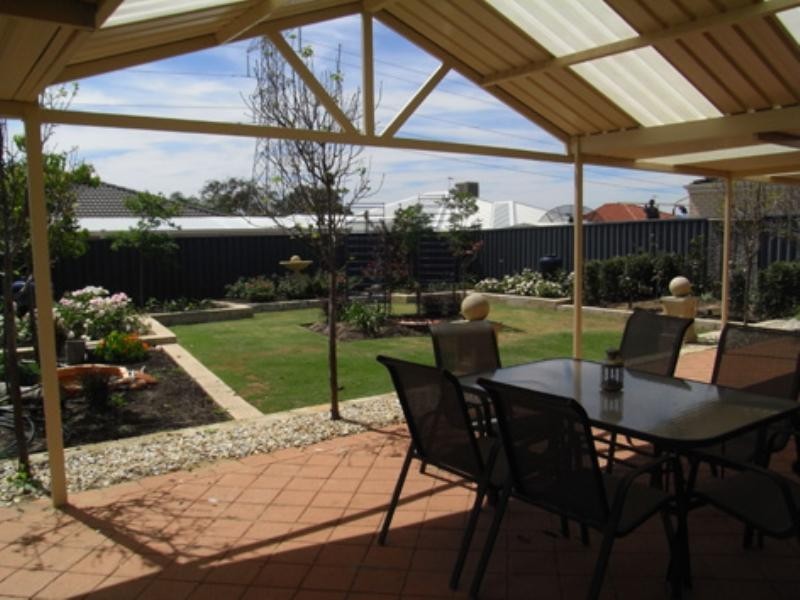 5 Cockatoo Chase, Beechboro WA 6063