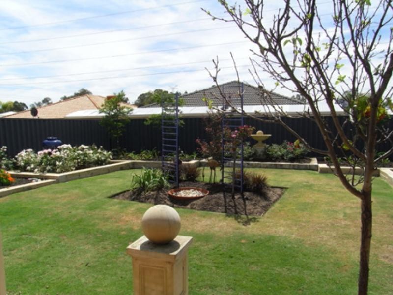 5 Cockatoo Chase, Beechboro WA 6063