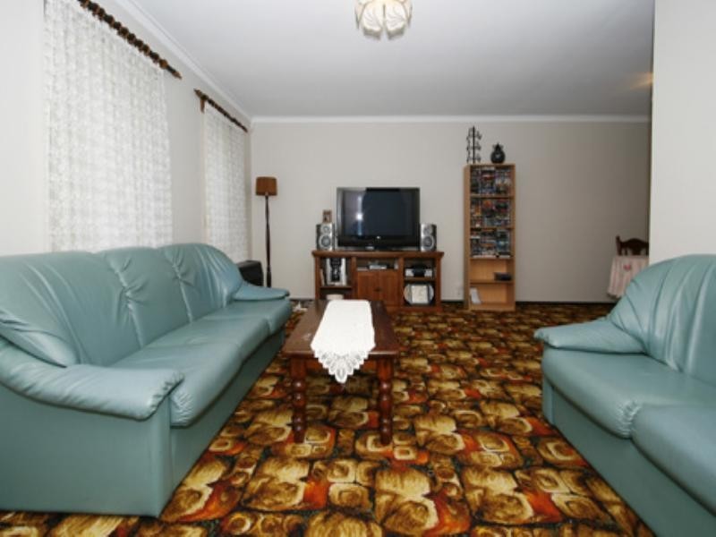 35 Brockmill Avenue, Beechboro WA 6063