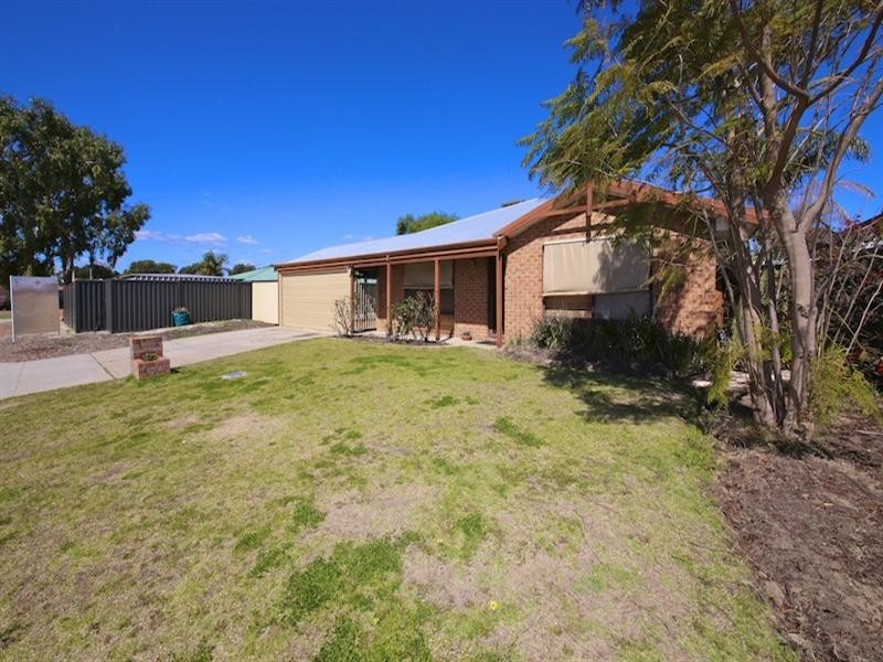10 Loxleigh Gardens, Kiara WA 6054