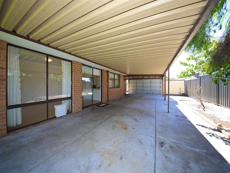 10 Loxleigh Gardens, Kiara WA 6054