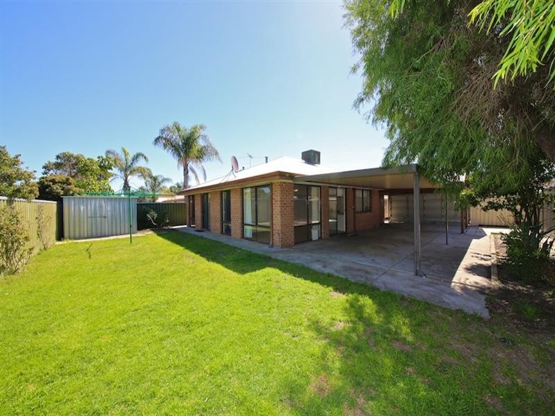 10 Loxleigh Gardens, Kiara WA 6054