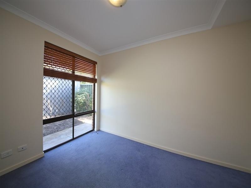 10 Loxleigh Gardens, Kiara WA 6054