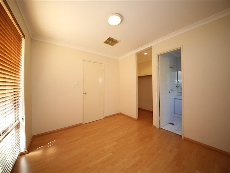 10 Loxleigh Gardens, Kiara WA 6054