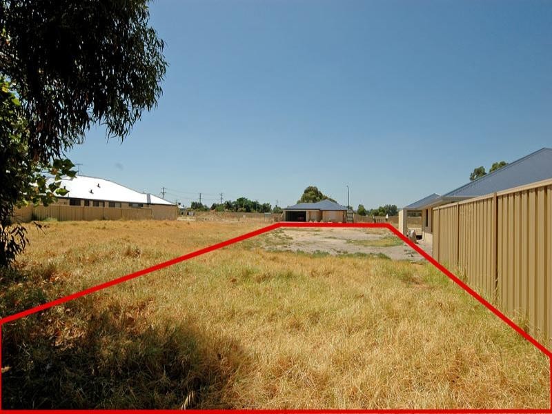 10 Holywell Street, Middle Swan WA 6056