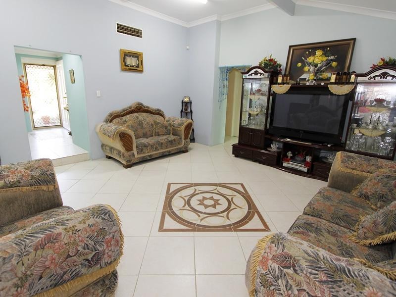 44 Parkview Drive, Ballajura WA 6066