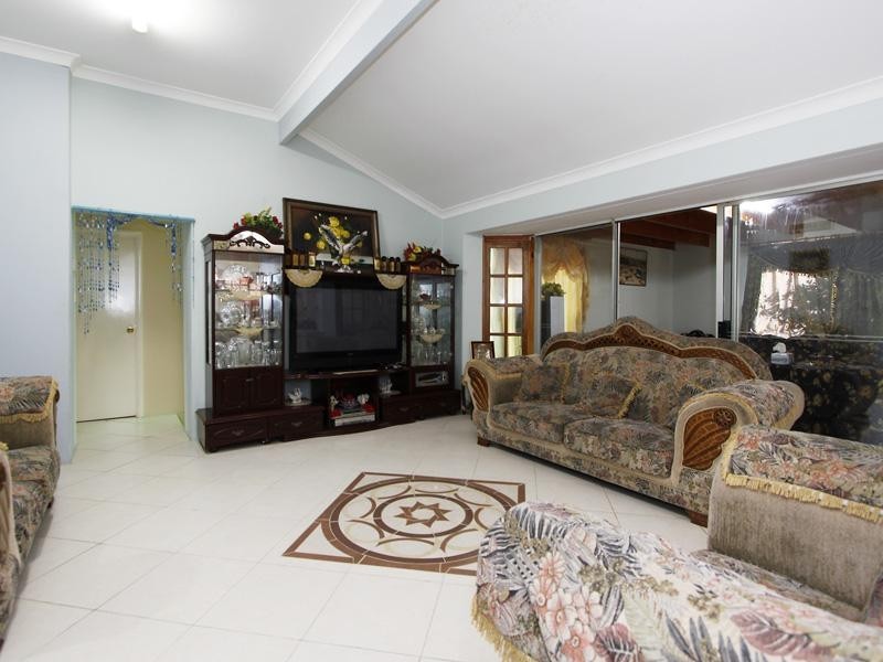 44 Parkview Drive, Ballajura WA 6066