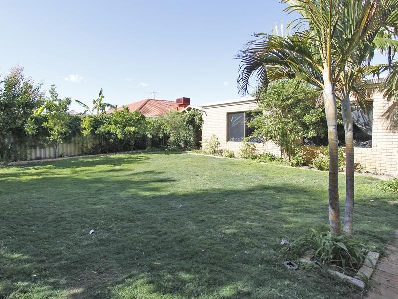44 Parkview Drive, Ballajura WA 6066