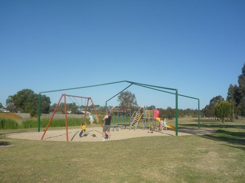 3 Binar Court, South Guildford WA 6055