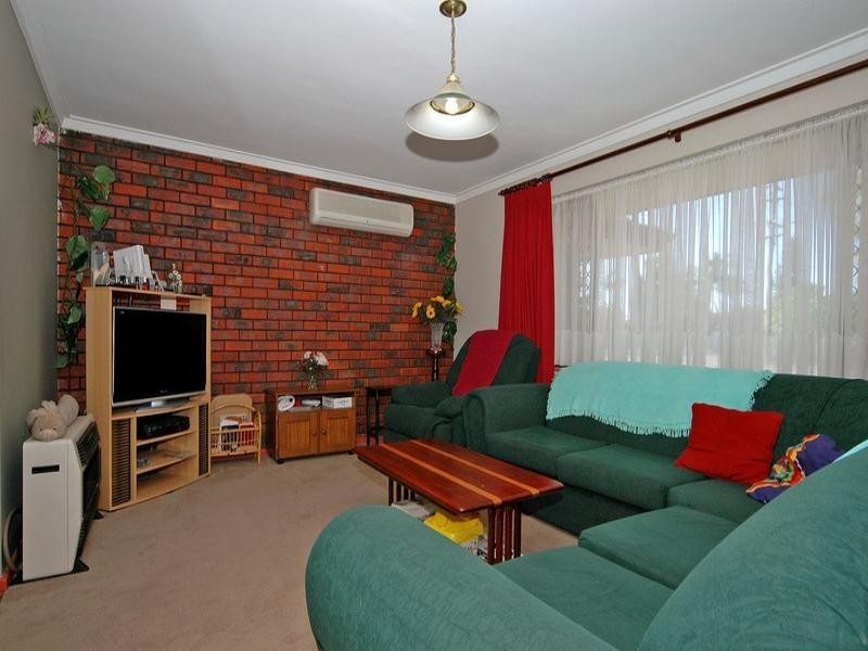 10 Walkington Way, Eden Hill WA 6054