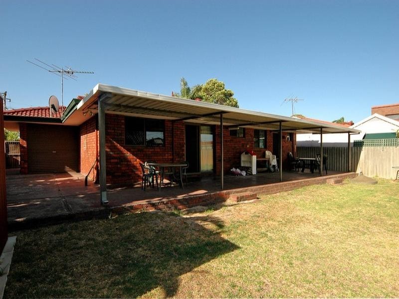 10 Walkington Way, Eden Hill WA 6054