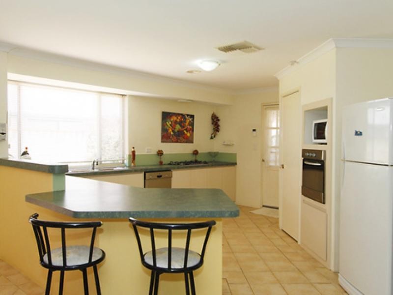 8 Osten Lane, Beechboro WA 6063