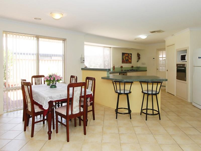 8 Osten Lane, Beechboro WA 6063