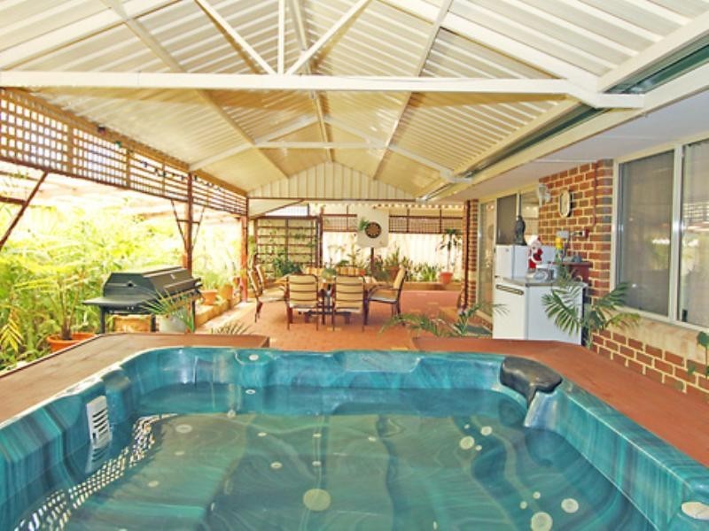 8 Osten Lane, Beechboro WA 6063